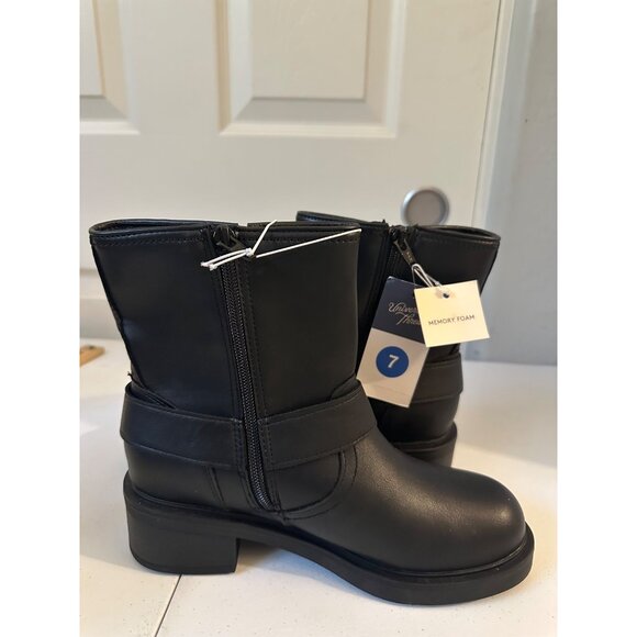 Universal Thread Women’s Connor Black Ankle  Buckle Boots memory foam size 7 NWT - Picture 4 of 7